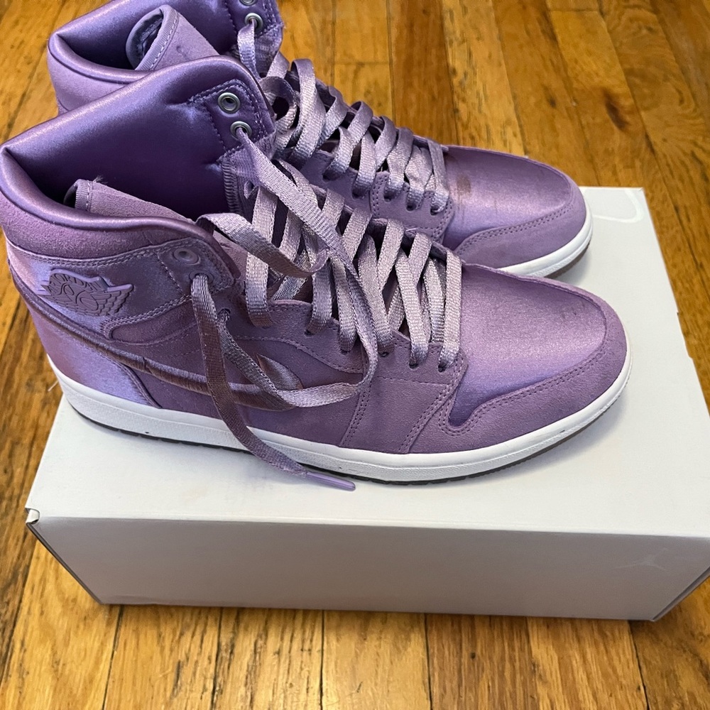 WMNS AIR JORDAN 1 RET HIGH SOH